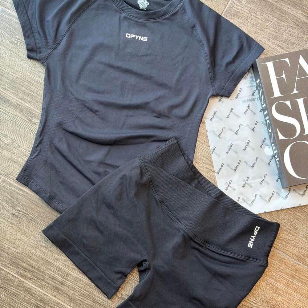 Dfyne Women's Black set